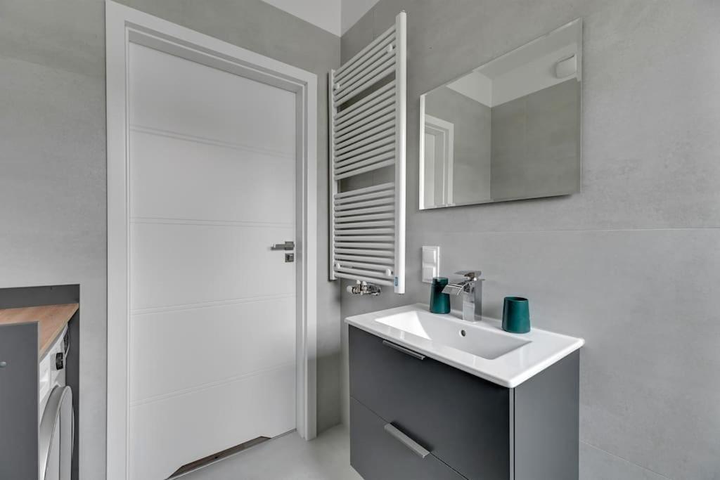 Apartment Sw Piotra W Gdyni By Grand *
